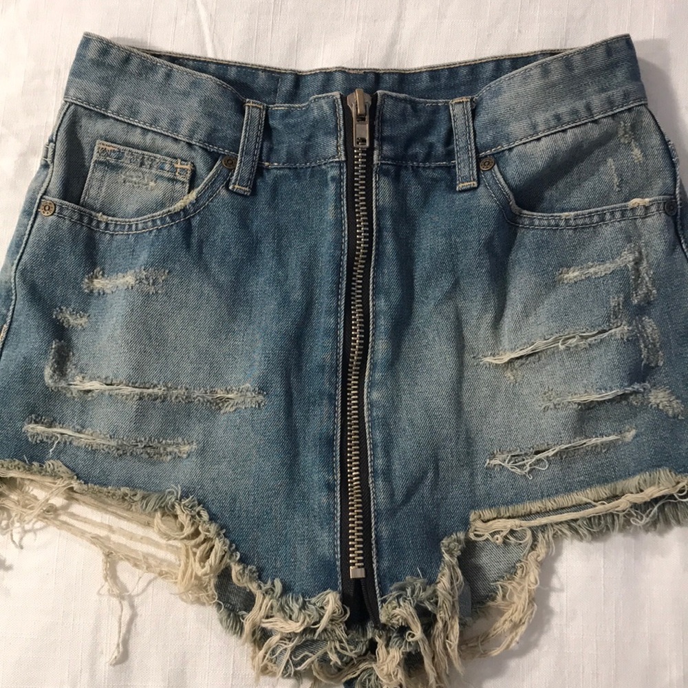 Unif Double Zipper Distressed Shorts Size 27 - image 3